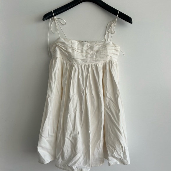 **SOLD** REFORMATION Catarina White Linen Dress - Picture 3 of 5